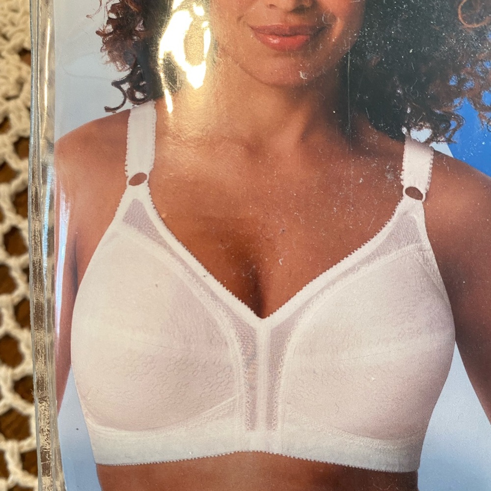 34d bra - Picture 3 of 4